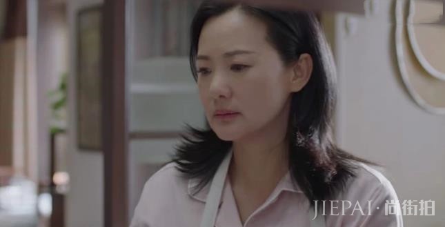 季杨杨一句话彻底激怒季胜利，被当众怒扇一耳光，却也害惨了刘静