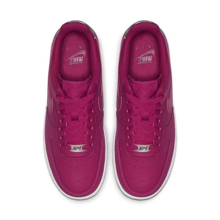 大胆玫红设计！Nike Air Force 1 全新女生专属配色曝光！