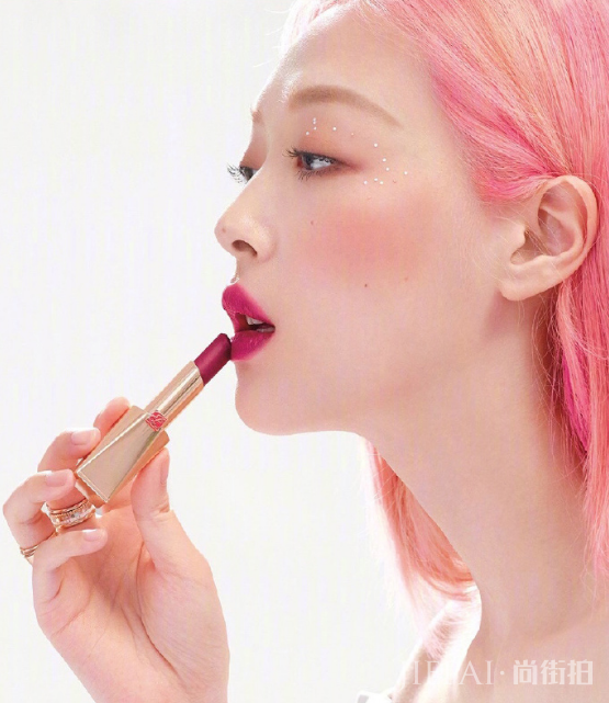 明星们的奇特妆容,哪一位符合你审美?