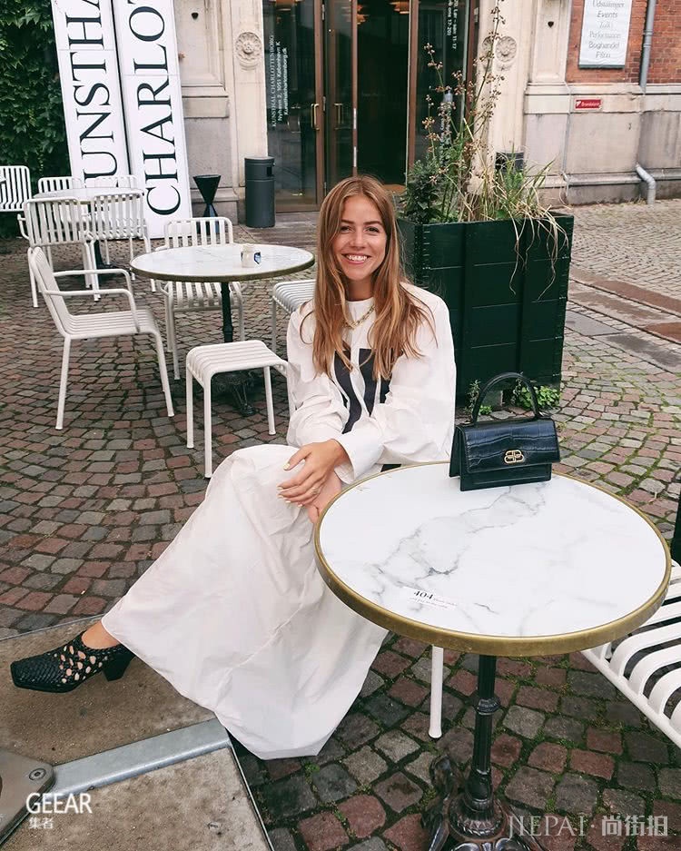 夏季中长裙怎样搭?有这6大鞋款,不露腿也能时尚迷人