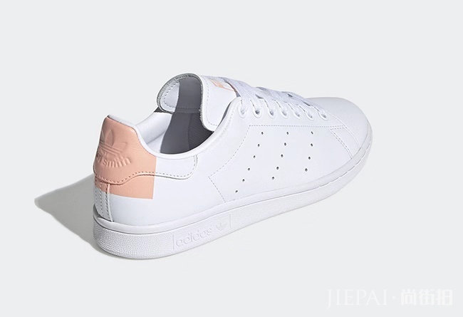 清新百搭不是只有绿尾！女生专属的粉尾 Stan Smith 下月登场！