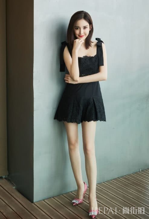 娜扎不仅神颜还有高级感,怎么穿都是名媛气质