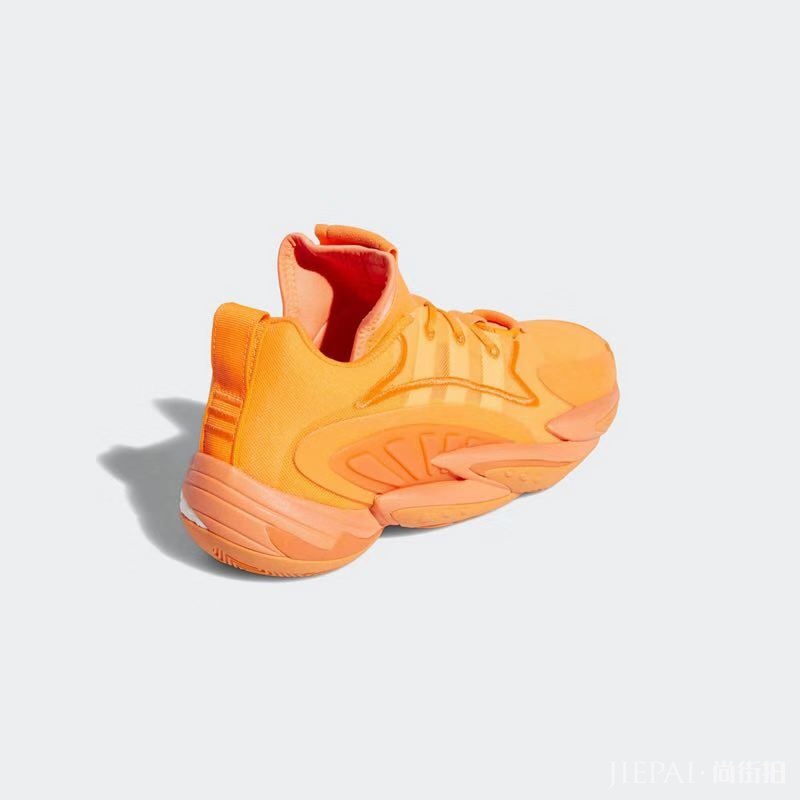 酷似 Yeezy 500 ！？adidas Crazy BYW X 2.0 官图释出！