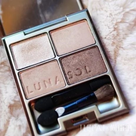 到底是什么神仙眼影盘,能让戚薇用到铁皮