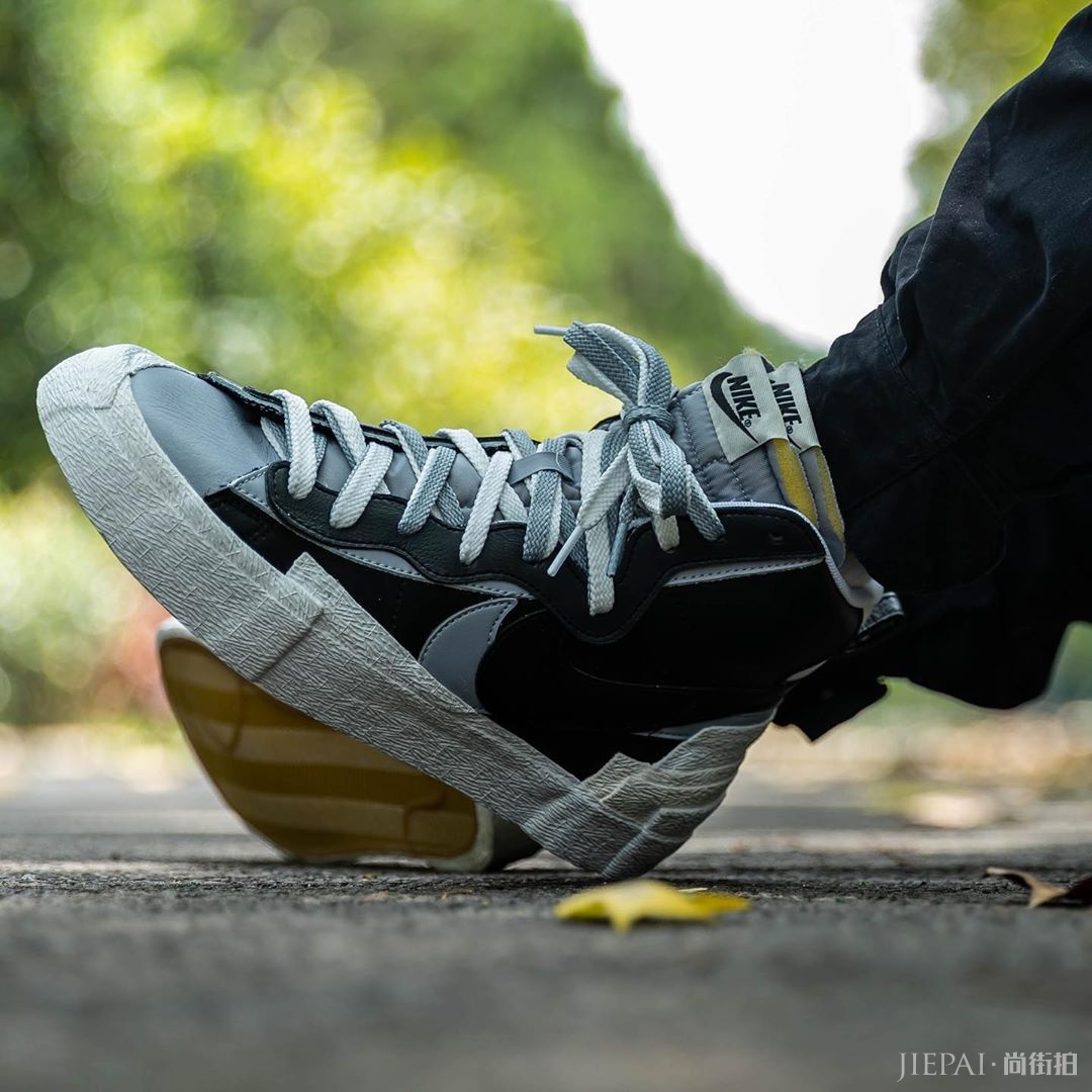 发售日期终于确定了!黑灰 Sacai x Nike Blazer Mid 上脚图再次来袭!