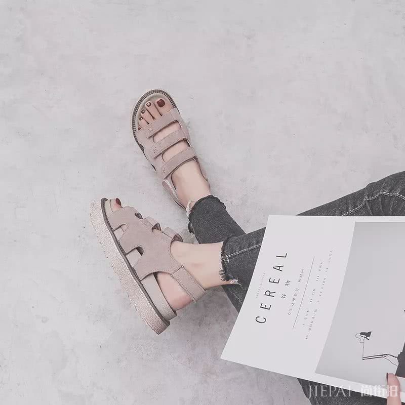 泫雅在穿的“丑丑鞋”,上脚超时髦