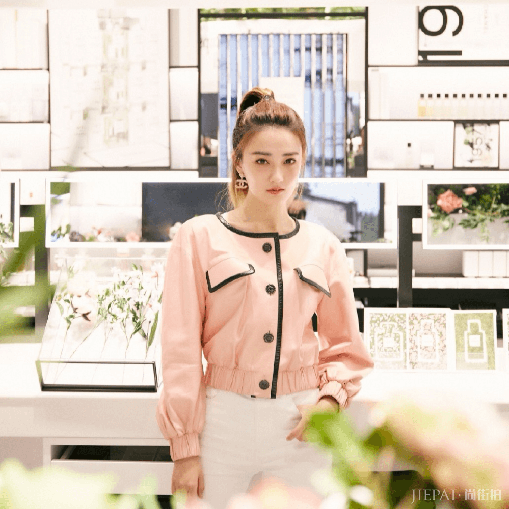 娃娃脸不止可爱，这几款发型让你风格百变