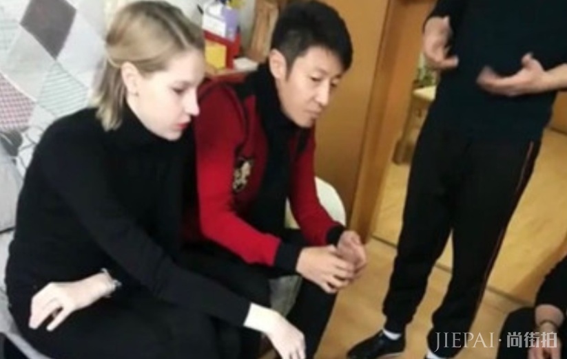 撒贝宁改严肃端庄形象,参加综艺成搞笑担当,被疑已经退出央视