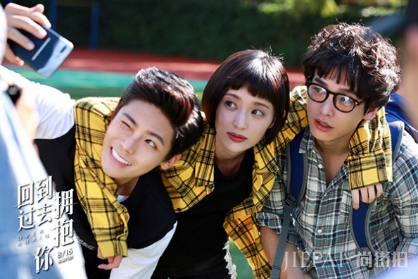 《回到过去拥抱你》：演技的魔力，便是化腐朽为神奇