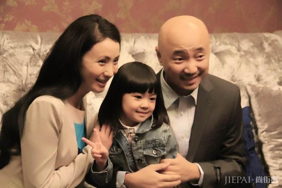 47岁徐峥发朋友圈表白陶虹,还准备土味生日应援,老派作风有点甜