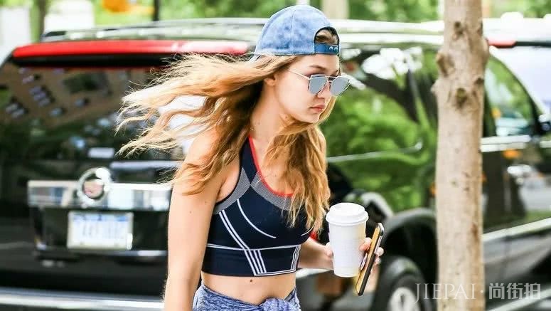 穿衣显瘦,脱衣有肉,大胸的穿搭套路有多深?