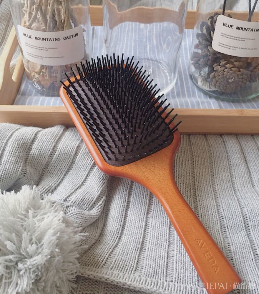 拒绝毛糙，如何让头发又黑又亮？这些护发技巧可要收好哟