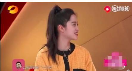 欧阳娜娜蔡徐坤恋爱?谢娜是红娘?疑穿情侣装看张杰演唱会被拍