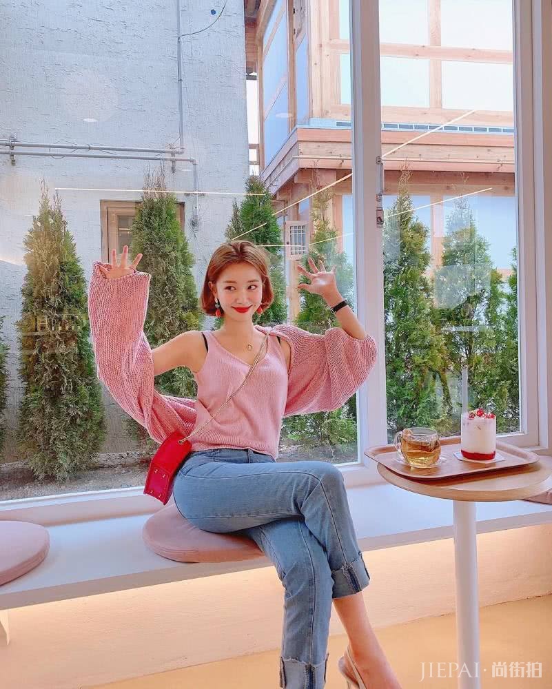 掌握这几个穿搭技巧,不穿鞋也能让你显高显瘦