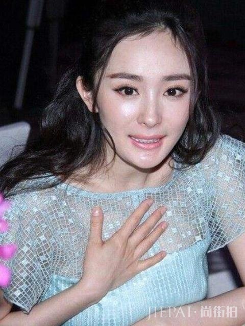 明星特殊的保护姿势，杨幂用手，杨紫二郎腿，网友：就服最后一个