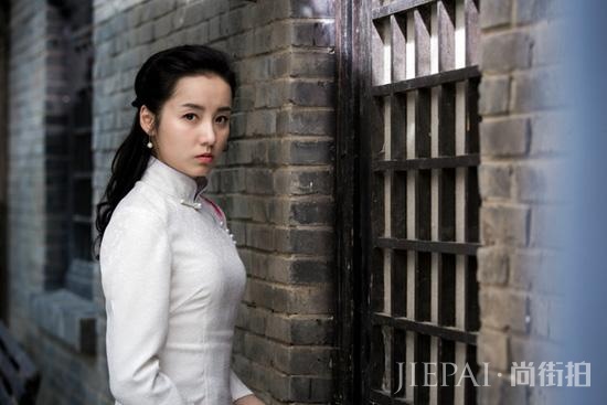 同跟胡歌拍戏走红，沉寂多年，再拍戏只能给闺蜜唐嫣当配角？