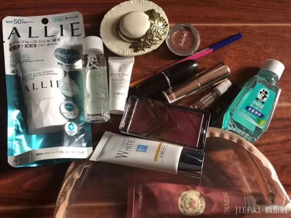 到底是什么神仙眼影盘,能让戚薇用到铁皮