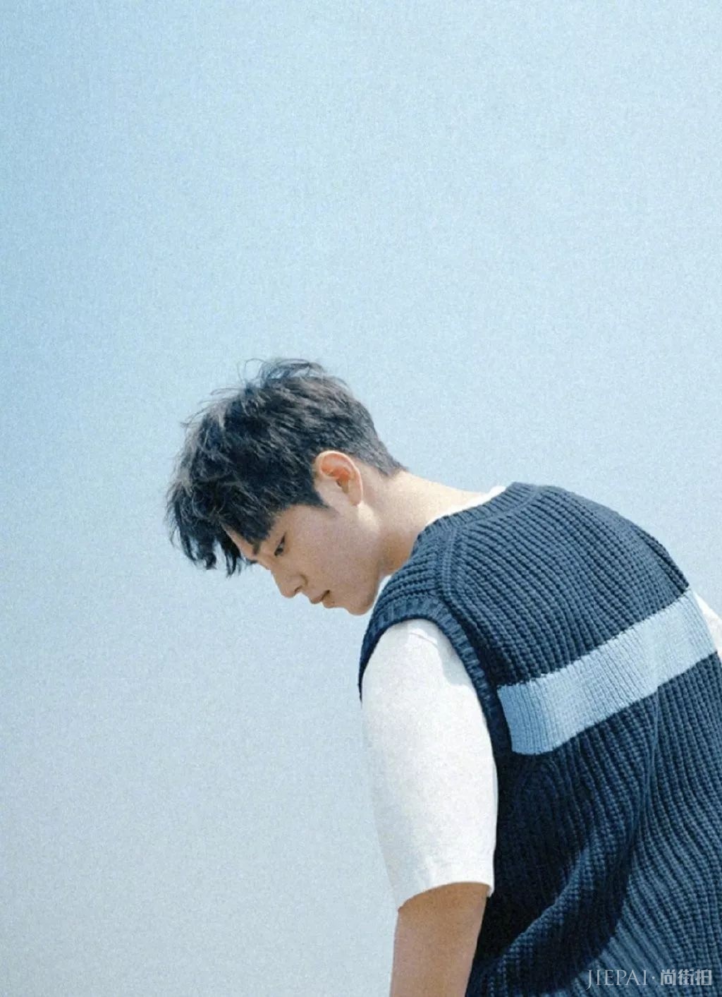 肖战小哥哥的最新日系写真，好看又好磕！