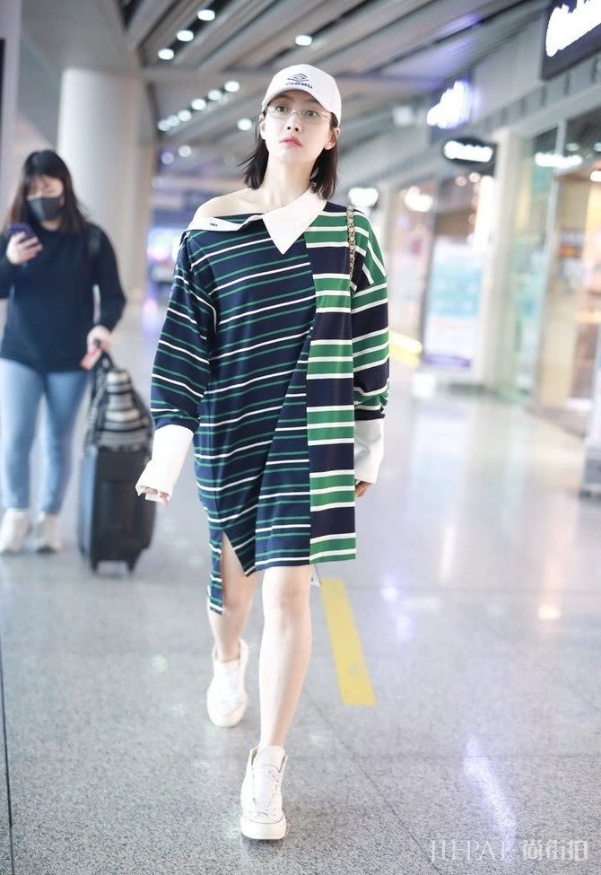 拥有简约的Polo裙，缔造独特时尚感，推出休闲新方案