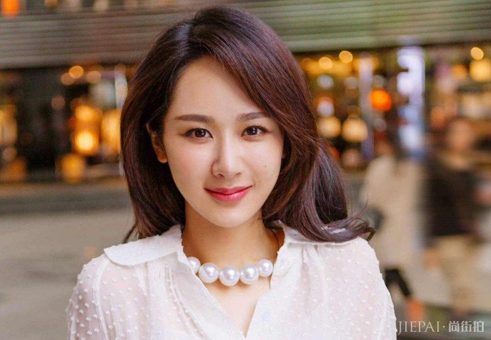 《家有女儿》小雨回归?三年考北影终如愿,瘦身成功撞脸刘青云