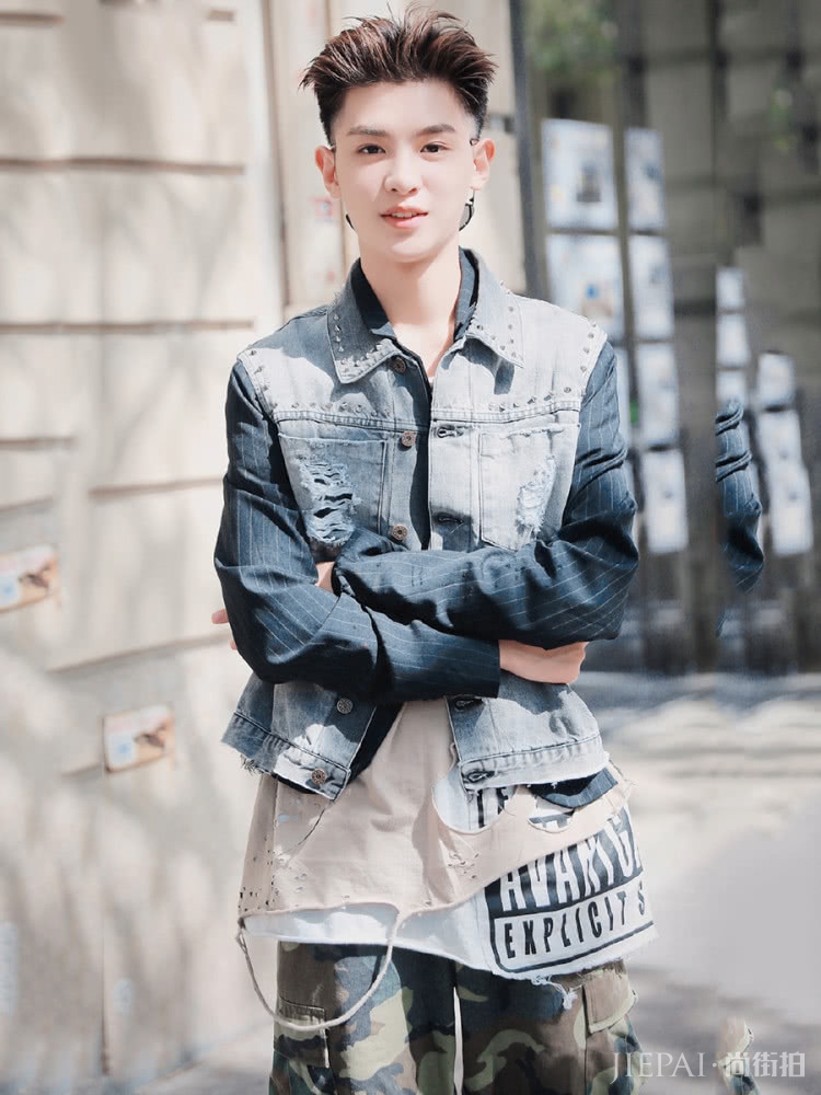 朱正廷卫衣开叉,Justin衣服破洞,“乞丐风”又要火?