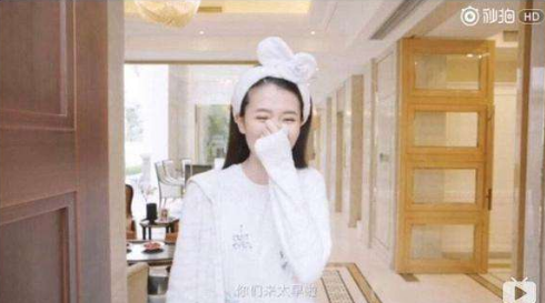 乔欣自曝生活困难才去拍戏，3亿豪宅只是样板间，家里没有矿