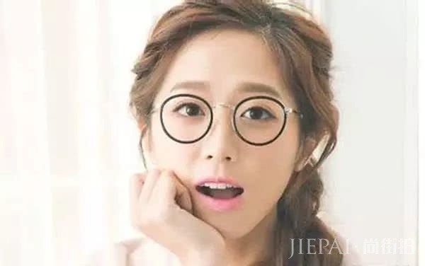 戴眼镜怎么化妆?化妆带眼镜眼角有印怎么办?
