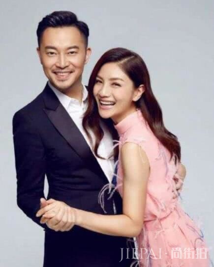 胡可晒一家四口生活照, 安吉小鱼儿同框出镜,颜值逆天超像爸爸