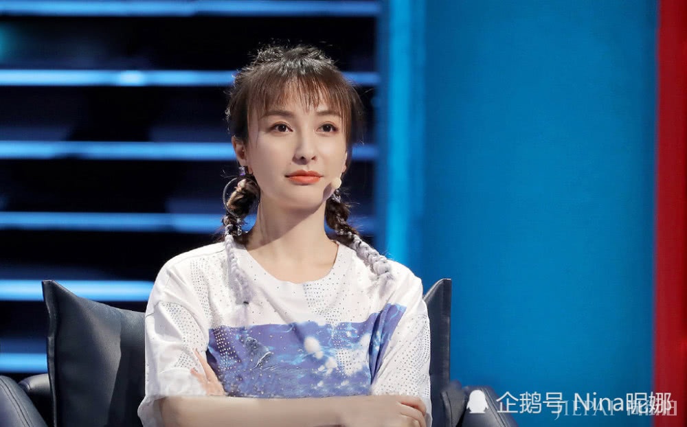 吴昕上节目太接地气,穿158T恤配羊角辫,可爱得不敢认