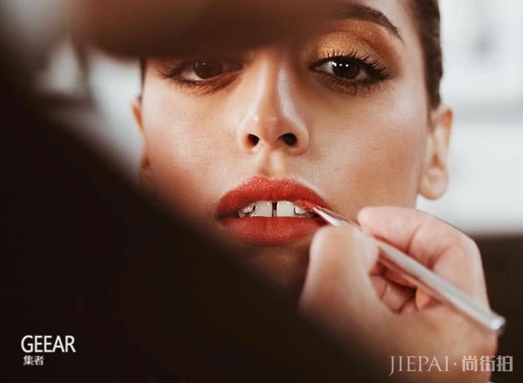 化妆师没有告诉你：想有最迷人嘴唇，先记下这10个唇妆贴士