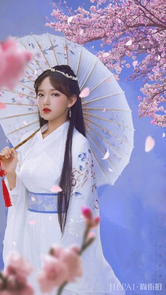 程潇一身复古装惊艳全场,个性爽朗也不缺性感,气质拿捏太好