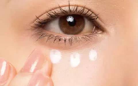 卧蚕有多重要？教你画女神标配卧蚕眼妆