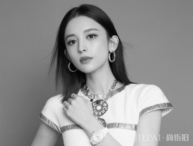 古力娜扎新造型美出新高度,新发型气质优雅又吸睛,美艳与温柔并存