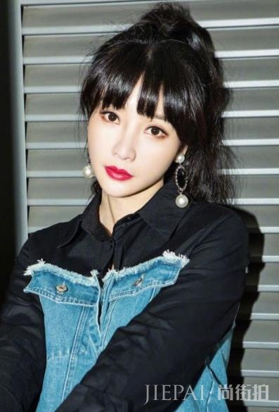 柳岩穿“豹纹”大走泰国风，这装扮也太性感了吧