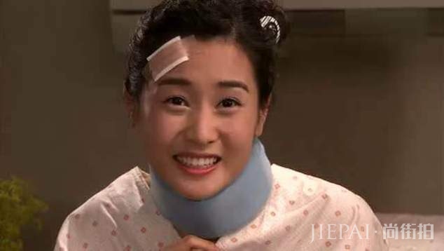 偶遇35岁李多海，皮肤好似少女，但脸又变了！撞脸王祖蓝老婆