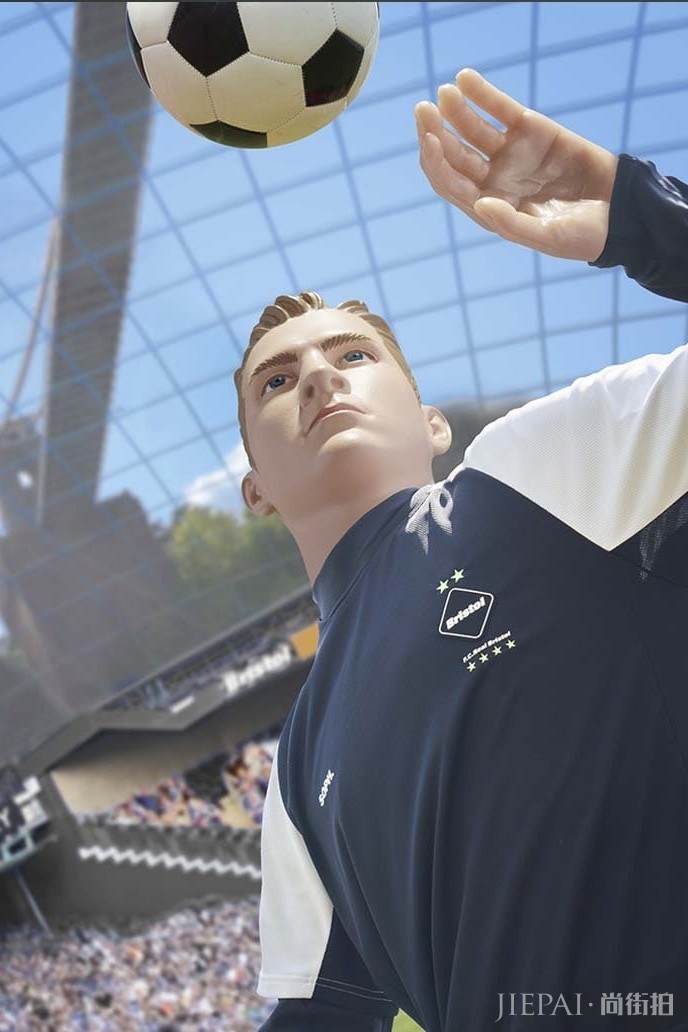 还是搞足球！但是这次 F.C. Real Bristol 街头化了！