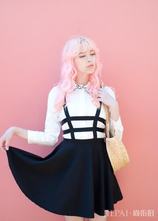 凭水蜜桃发色大受瞩目,颜值又高又会打扮,还撩粉10万+?