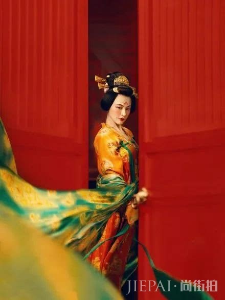 穿衣显瘦,脱衣有肉,大胸的穿搭套路有多深?