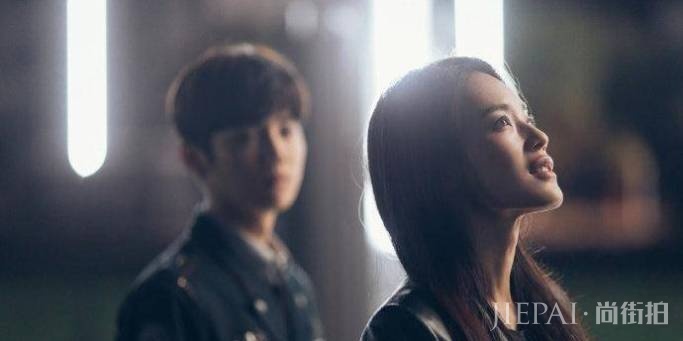 《上海堡垒》明起上映,看舒淇、鹿晗保卫地球