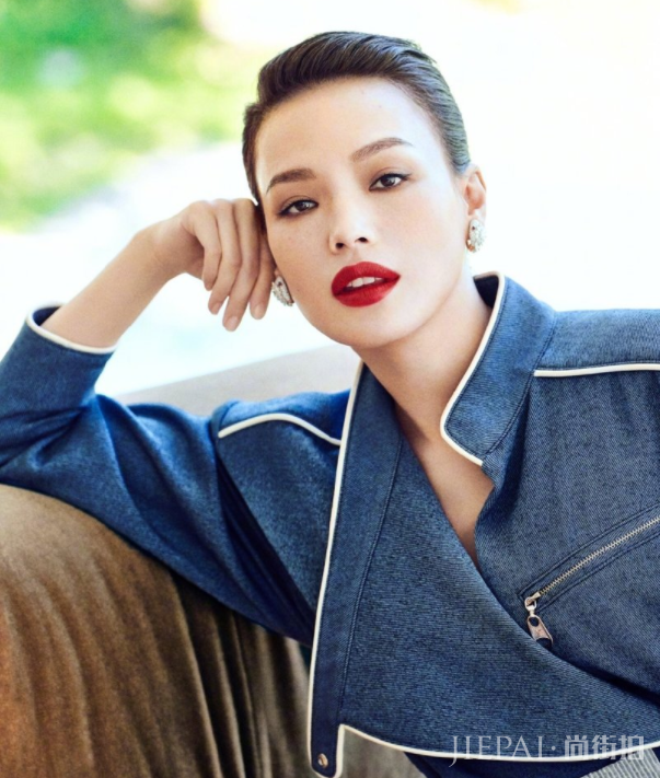 舒淇粉底也遮不住的斑点,却意外成时下流行“雀斑妆”