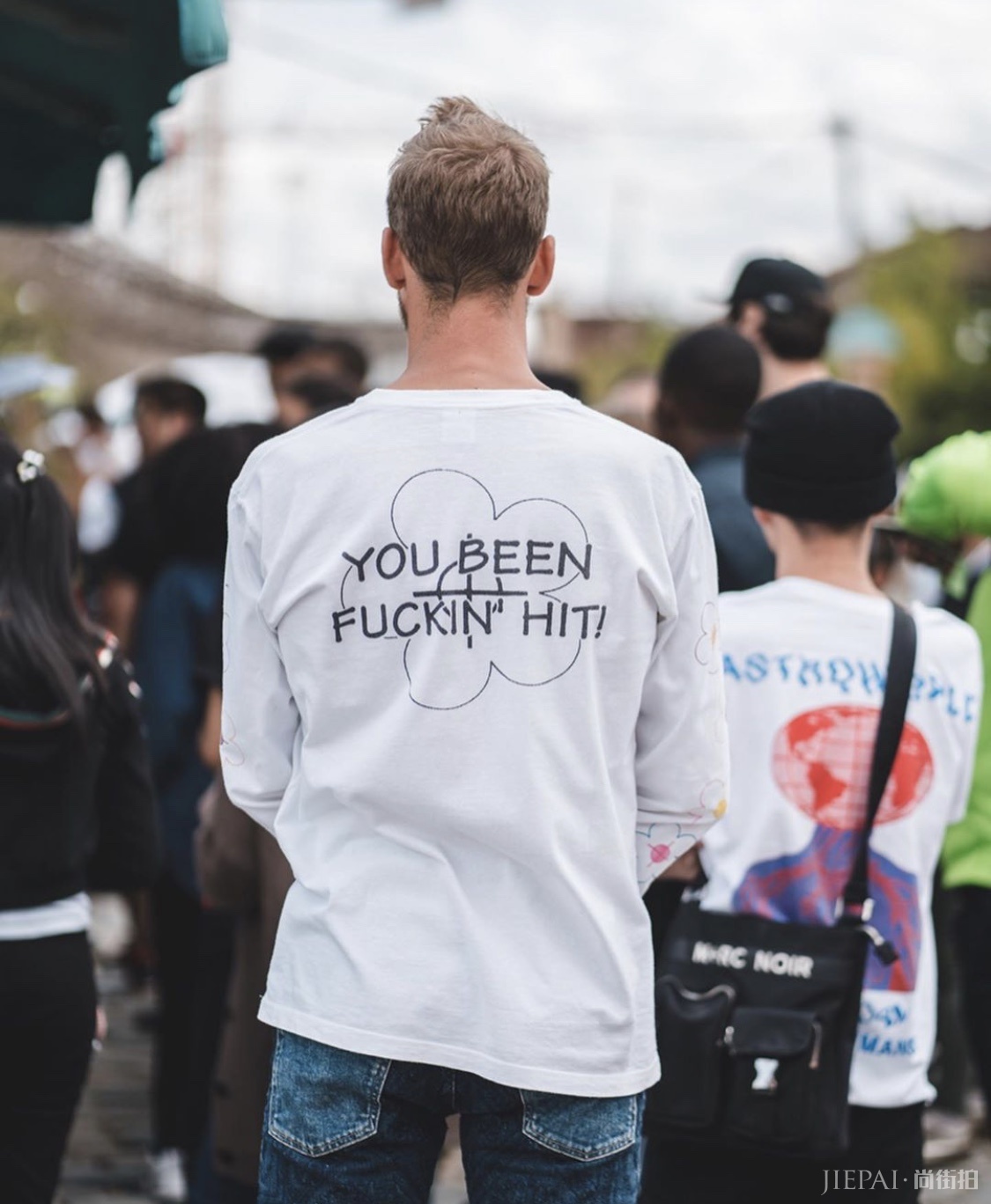 Supreme巴黎门店排号盛况!潮流比拼堪比时装周!