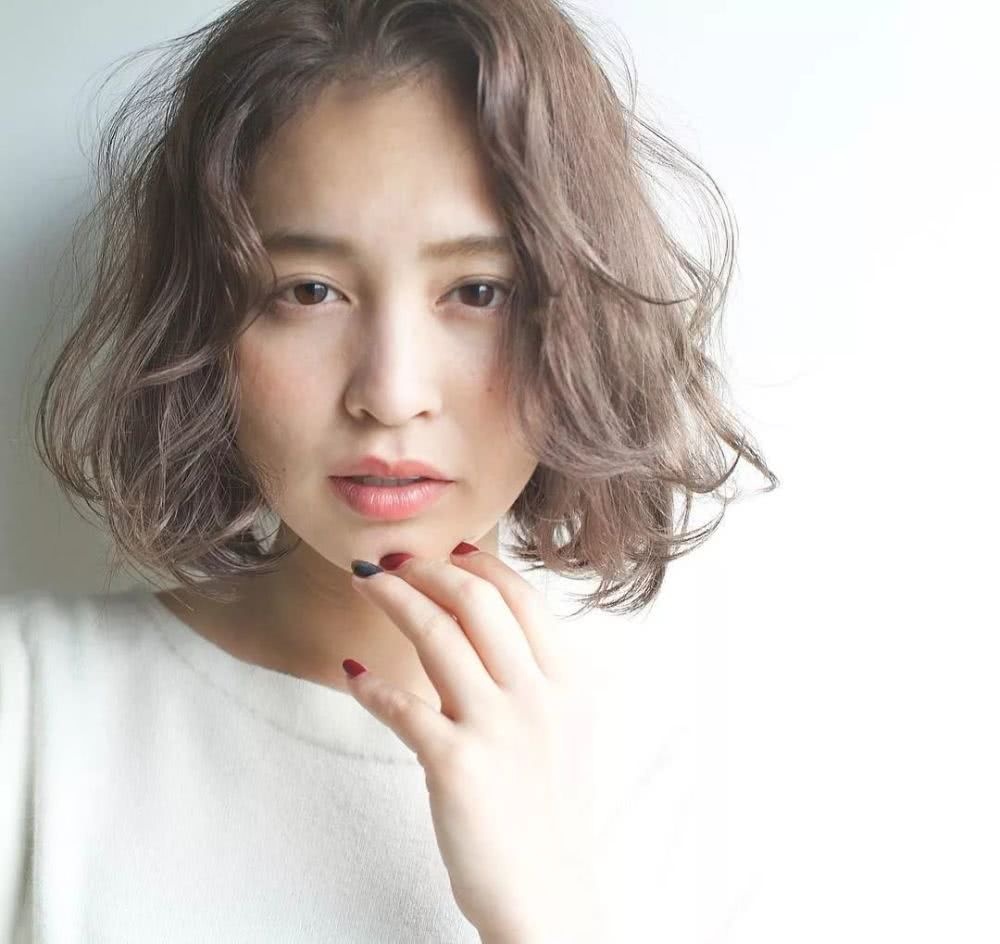 清爽无刘海的日系发型，气质加分妥妥的