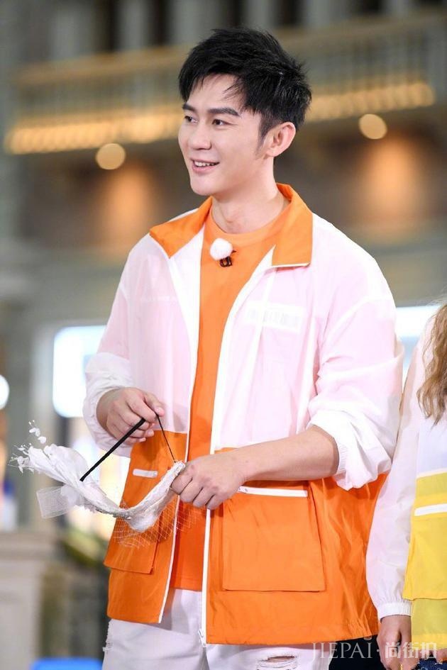 李晨终于不再隐忍直面回应,妈妈为何不喜欢范冰冰的原因?