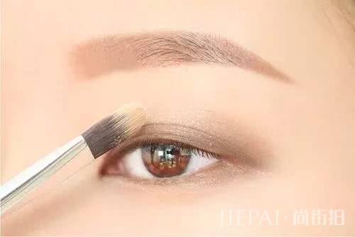 不同场合,你需要会化这两款冷色系惊艳美妆