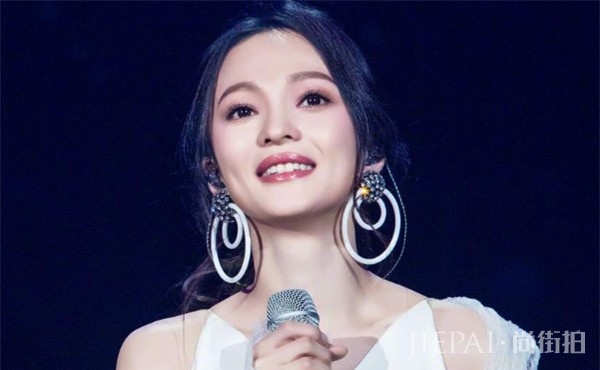 被父母坑惨的5位明星,毛晓彤上榜,而她去世后私人衣物被拍卖!