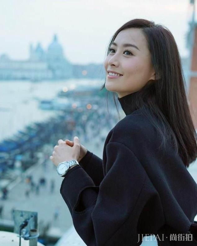 陈法拉素颜大变样，不修边幅邋遢出街，网友直呼“我以为是男人”