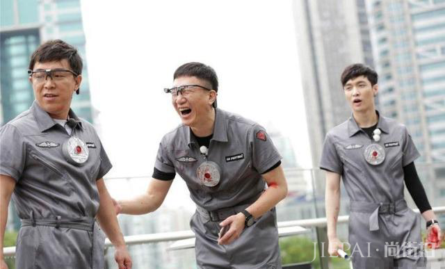 三人同演黑帮老大,一个身家20亿,一个是综艺大咖,一个却成路人