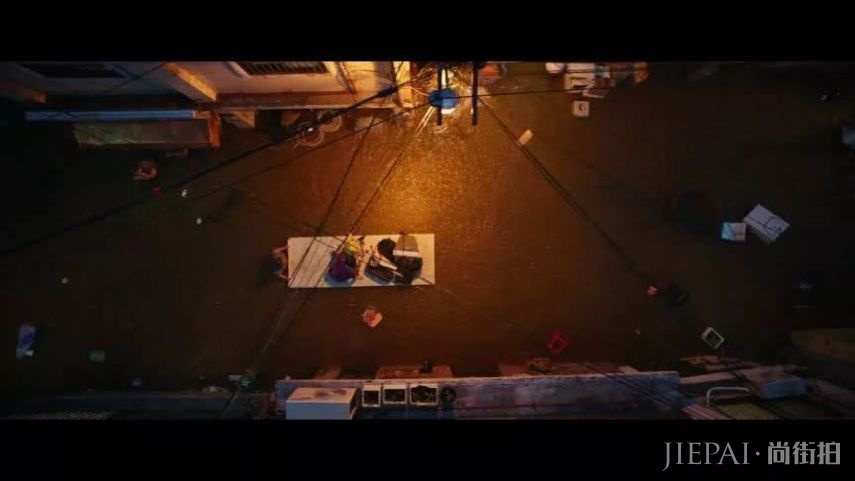 豆瓣9分，《寄生虫》的故事那么扯，为什么还能拿戛纳金棕榈？