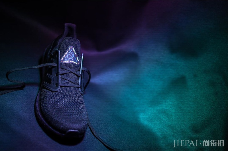 一起来遨游太空吧！Ultra Boost 2020 实物曝光！