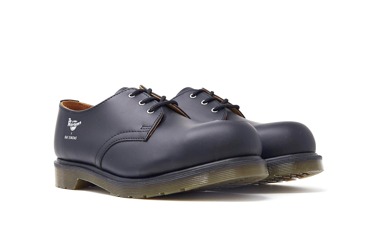 Raf Simons x Dr.Martens联名出现,现在就可以购买!